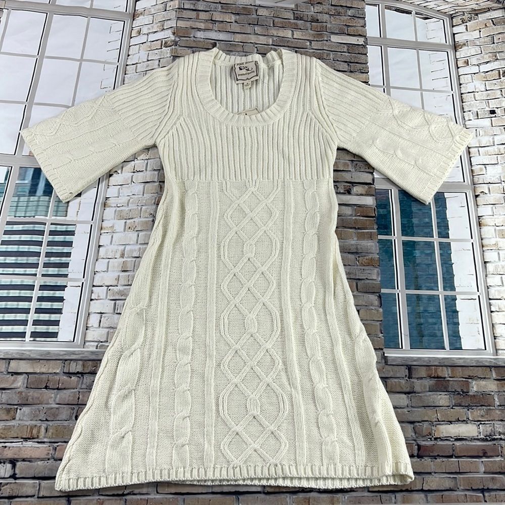 NWT Girl’s Pink Rose Cream Bell Sleeve Patterned Sweater Dress (S) GB07